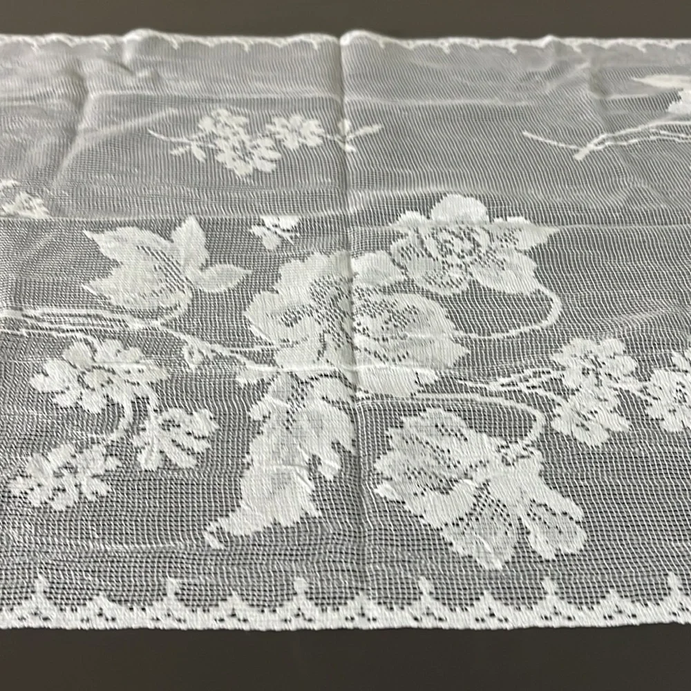 Heritage Lace table runner